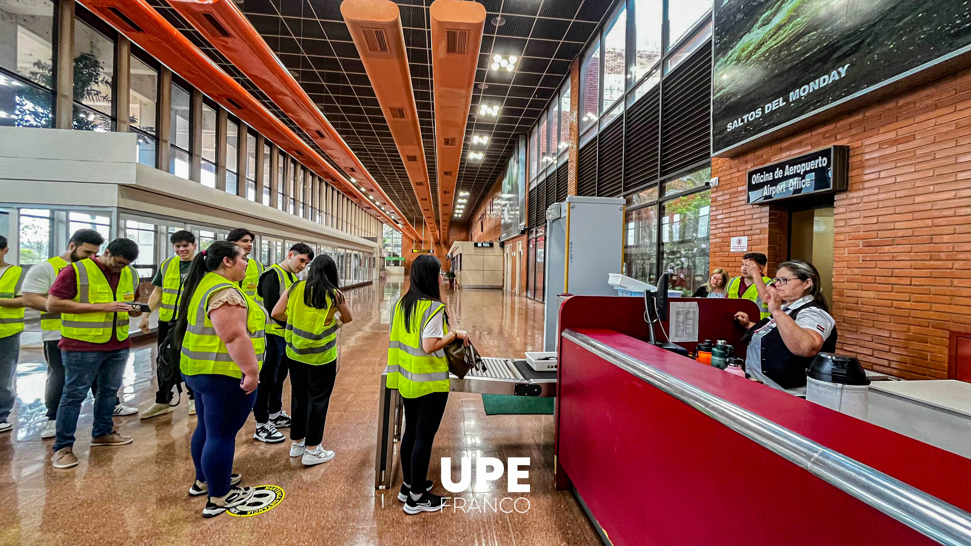 Visita Técnica al Aeropuerto Internacional Guaraní: Formación práctica