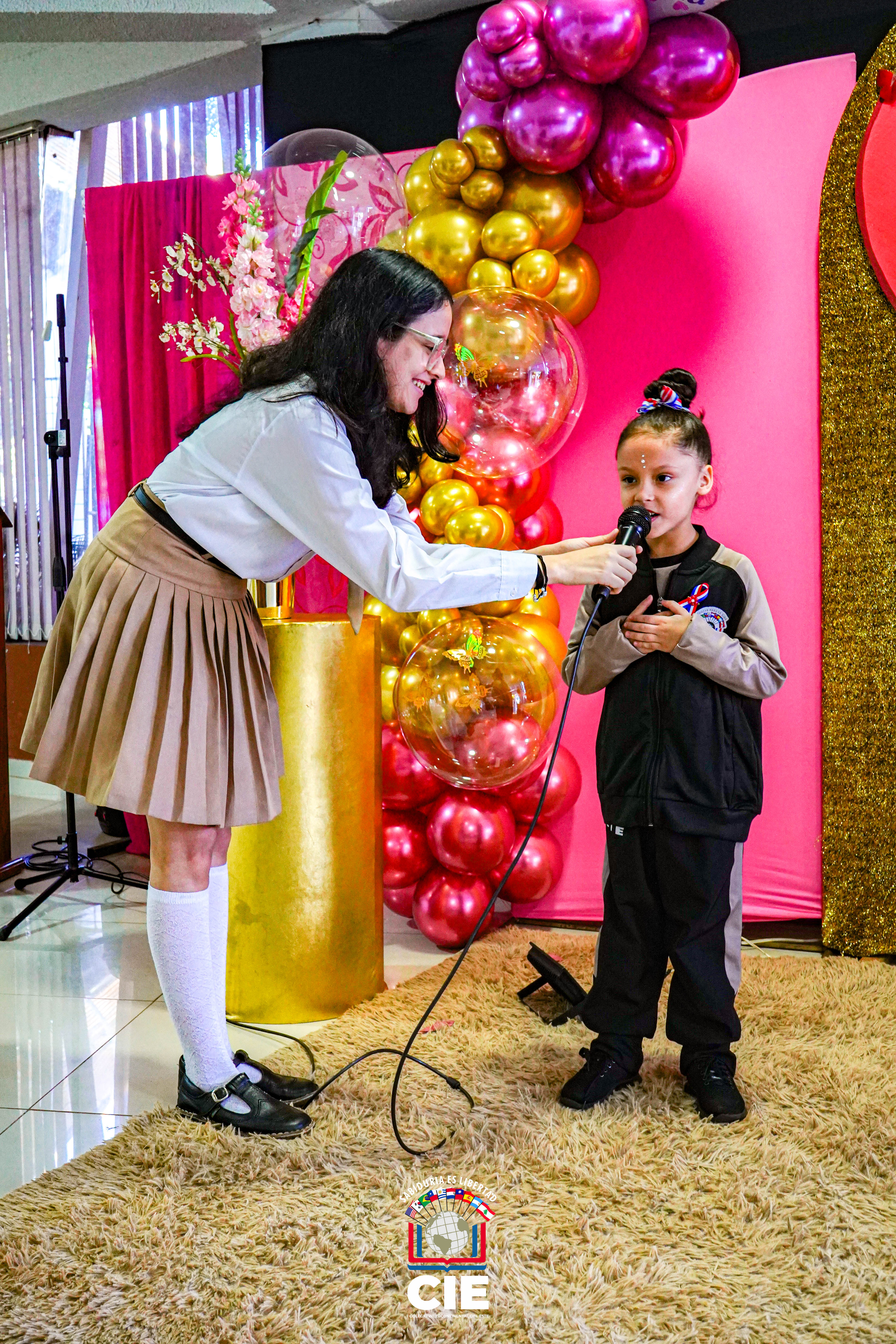 Celebración del Día de la Madre en el Colegio Intercontinental del Este: Misa, arte y gratitud