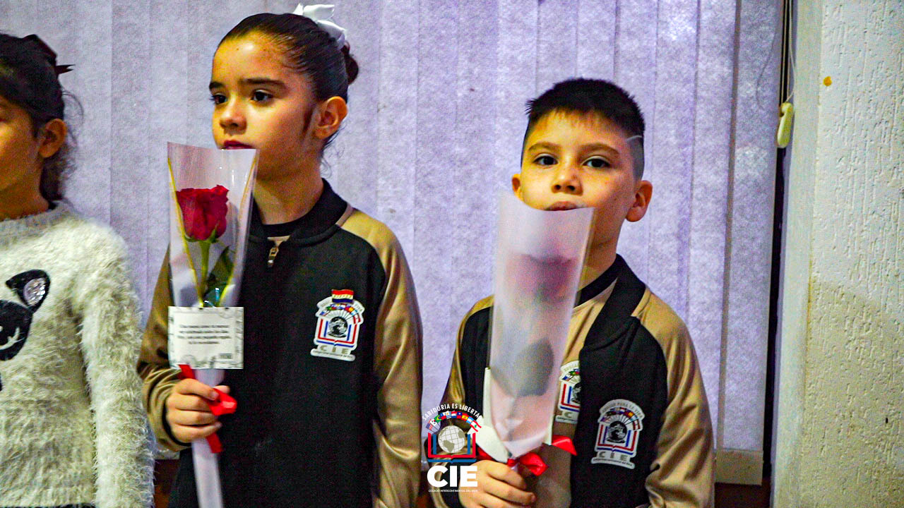 Celebración del Día de la Madre en el Colegio Intercontinental del Este: Misa, arte y gratitud