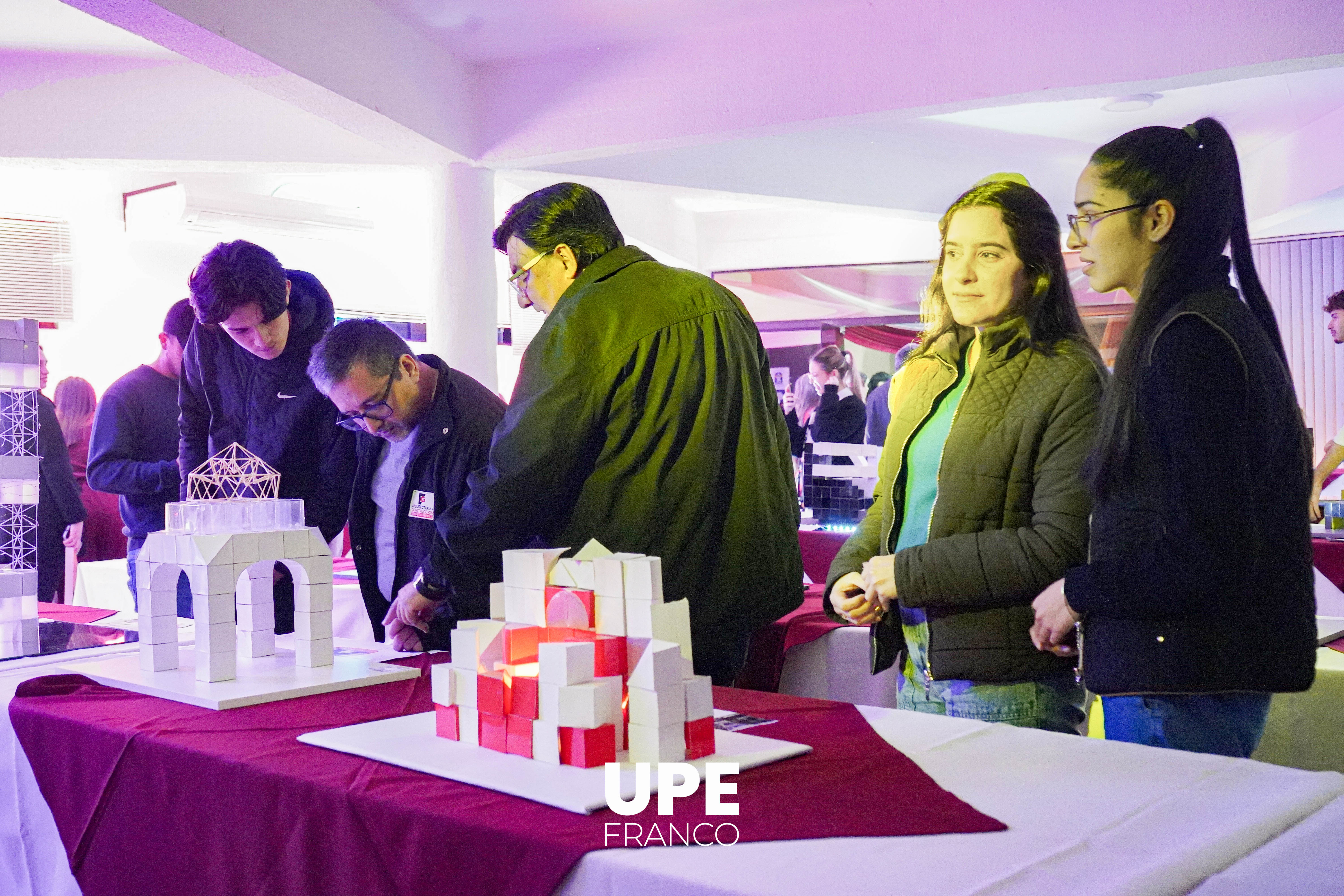 Exposición de Creación Morfológica en la UPE Franco: Segunda Jornada