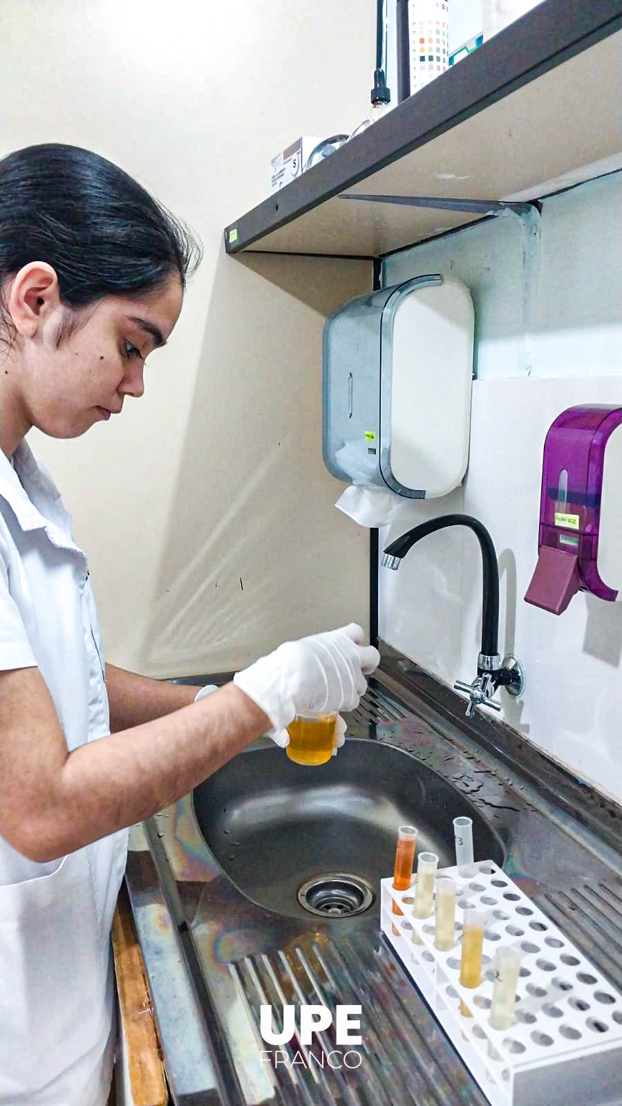 Estudiantes de segundo curso desarrollan prácticas clínicas: Enfermería UPE