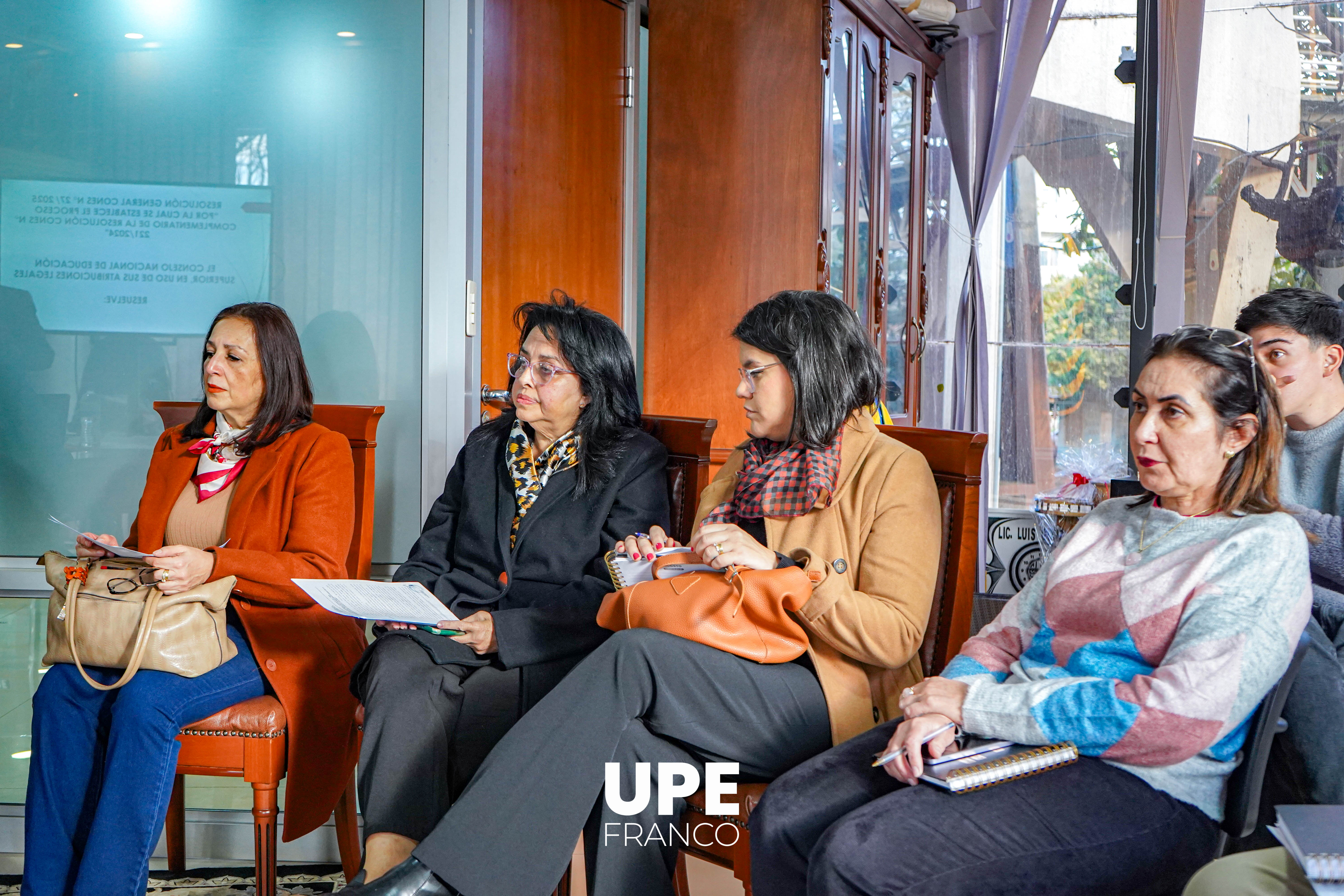 Reunión de decanos y director ejecutivo de la UPE FRANCO
