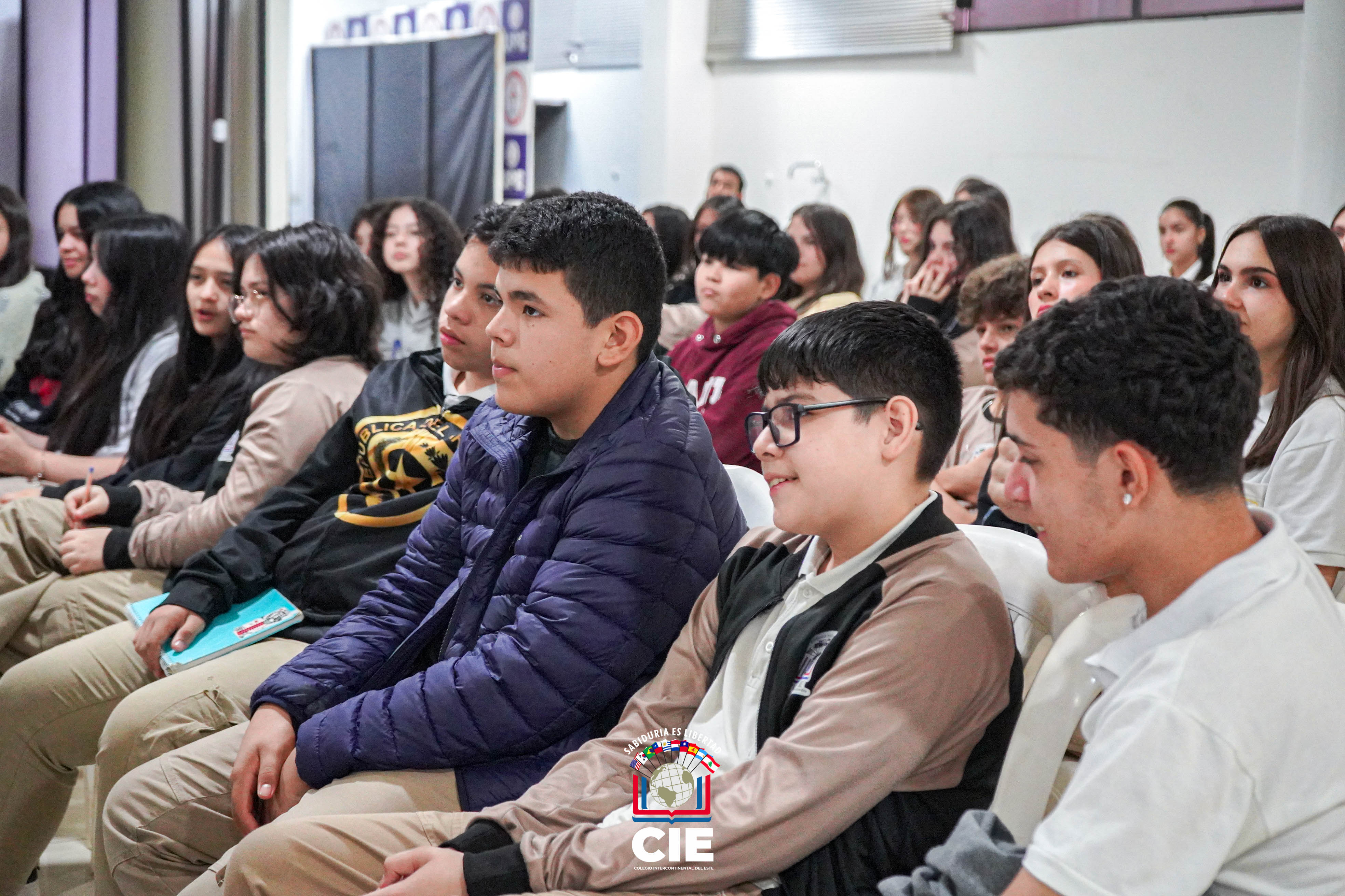 Septiembre Amarillo: Prevención del Suicidio  Jornada de Concienciación en el CIE