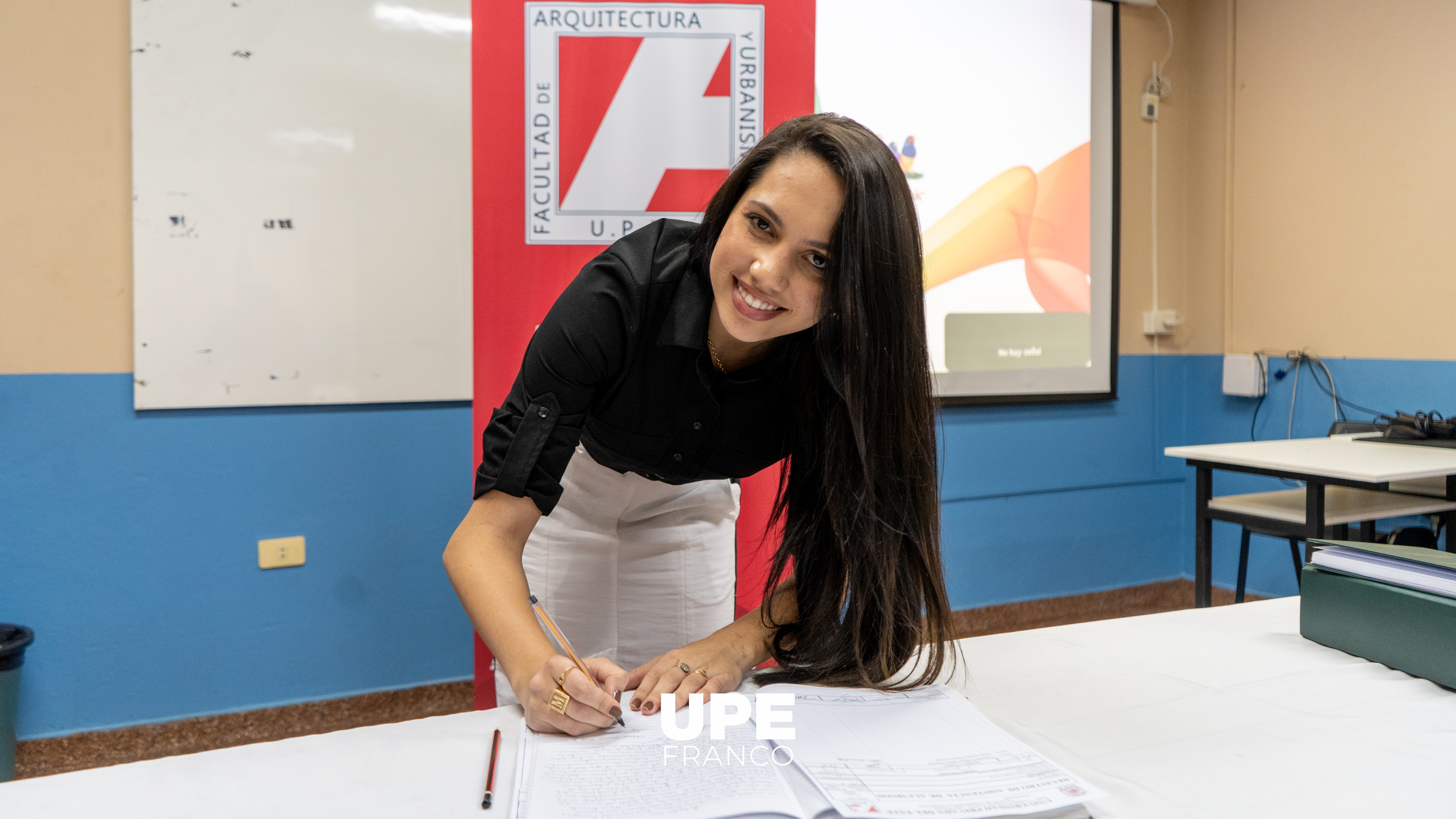 Proyecto de un Centro Recreativo para la Asociación Soldados de Dios en la Ciudad de Presidente Franco: Defensa de TFG en Arquitectura UPE