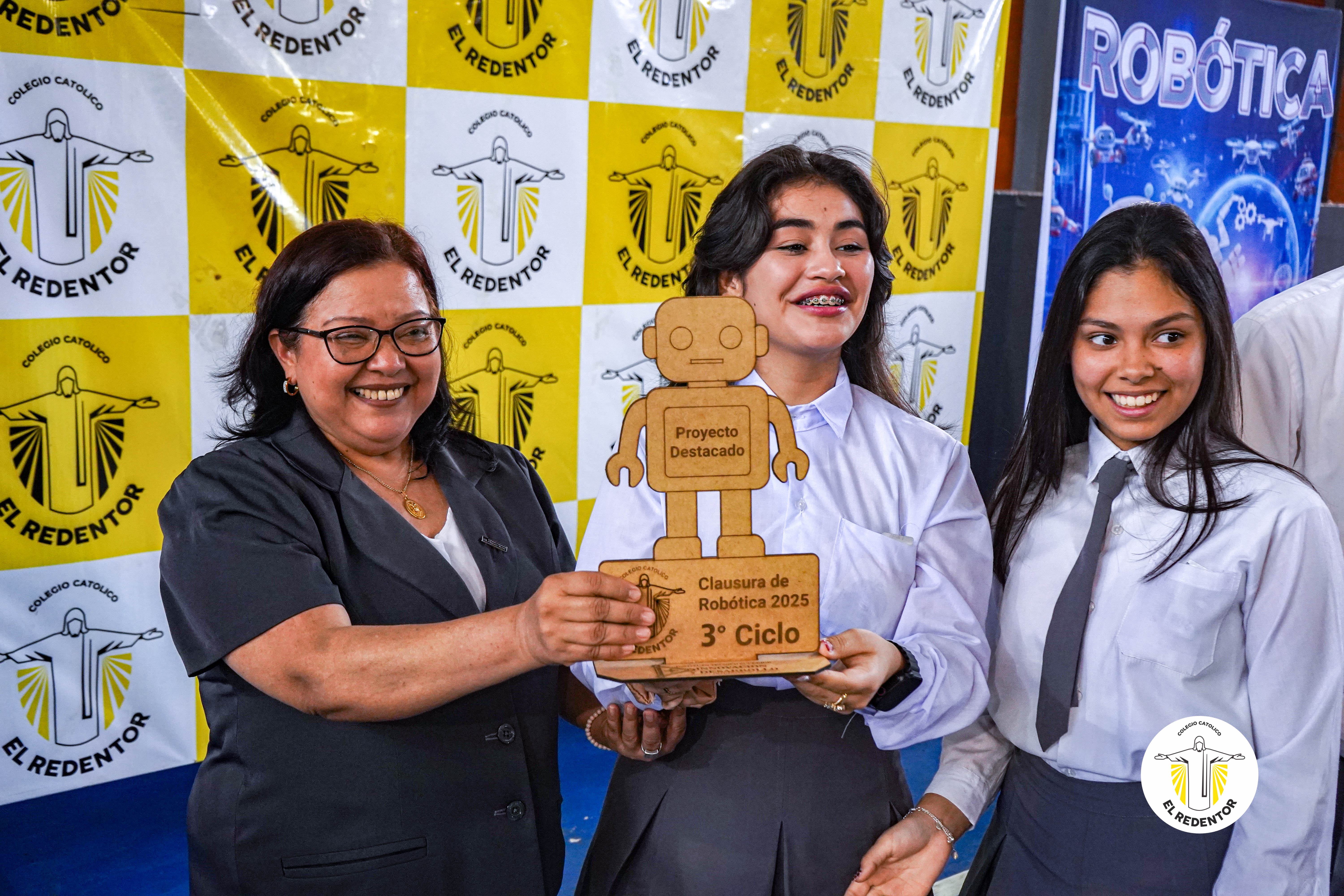 Clausura de Robótica en el Colegio Redentor