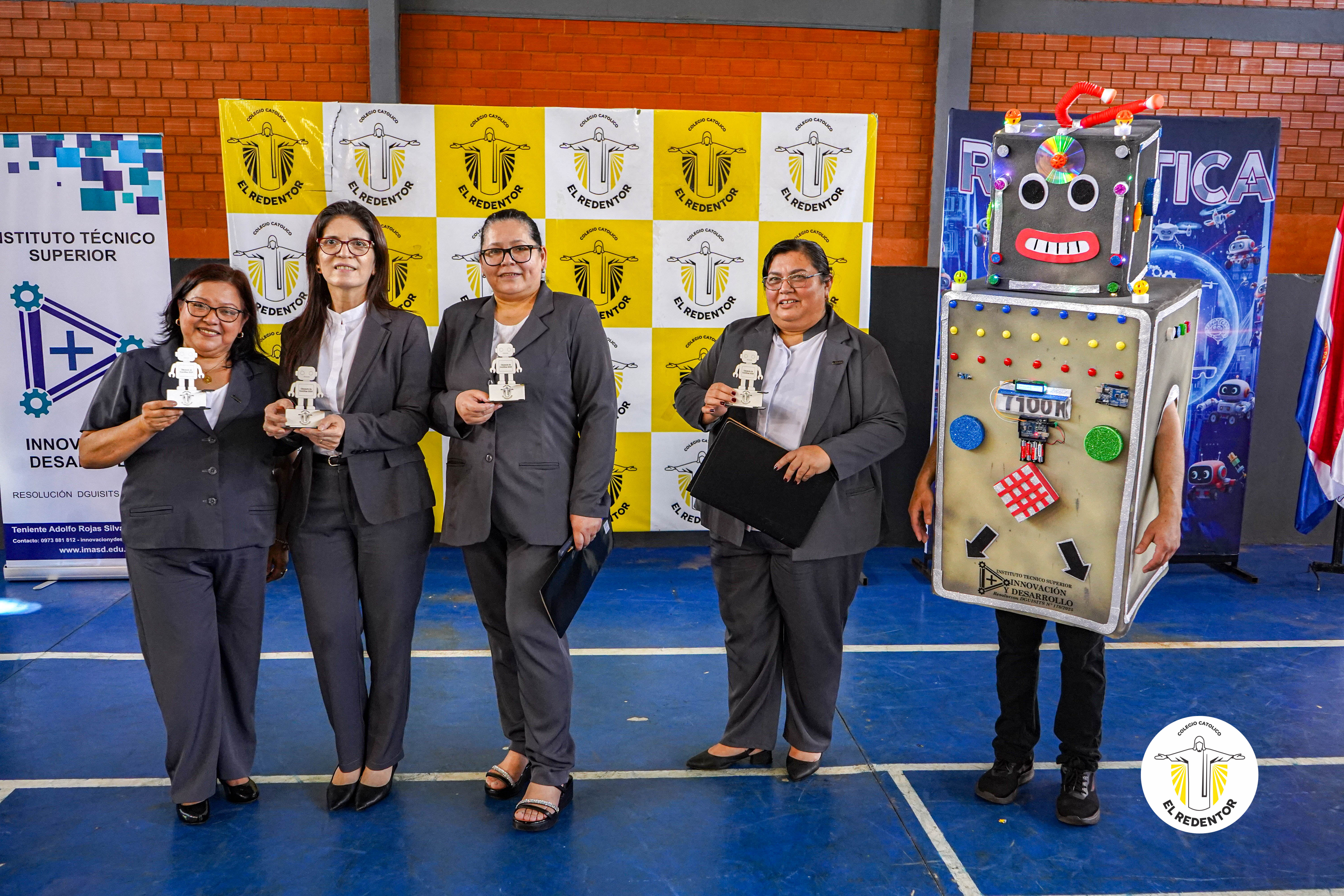 Clausura de Robótica en el Colegio Redentor