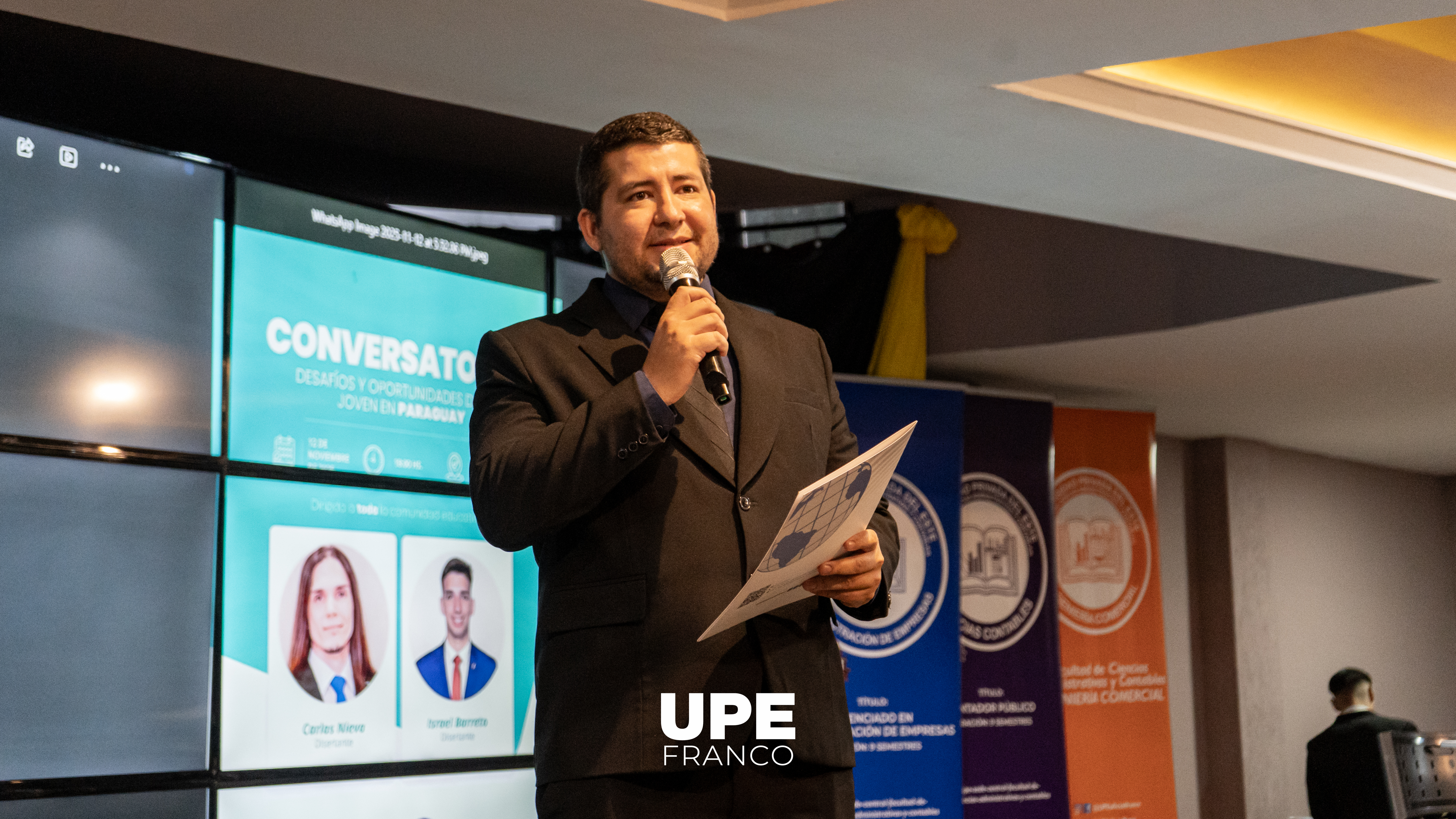 “Desafíos y Oportunidades de la Juventud Paraguaya”: Conversatorio - UPE FRANCO