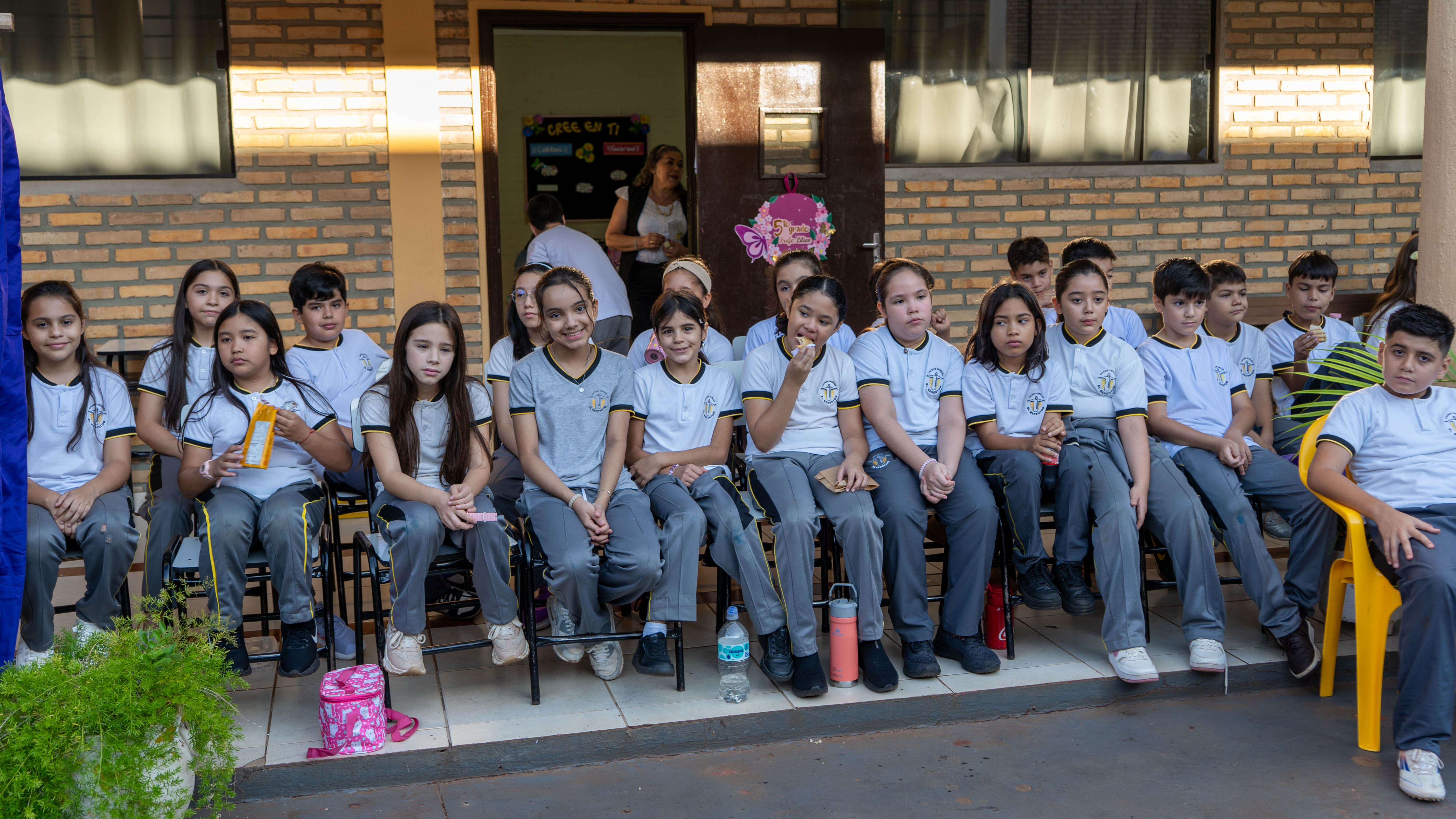 Estudiantes representaron el Vía Crucis: Colegio Católico El Redentor