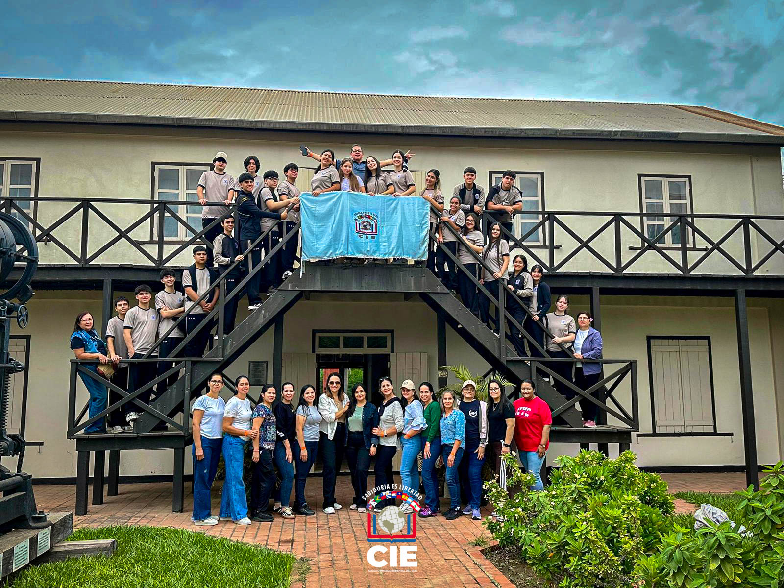 Estudiantes del CIE visitan el Chaco: Proyecto “Cultura y Tradición de los pueblos del Paraguay”