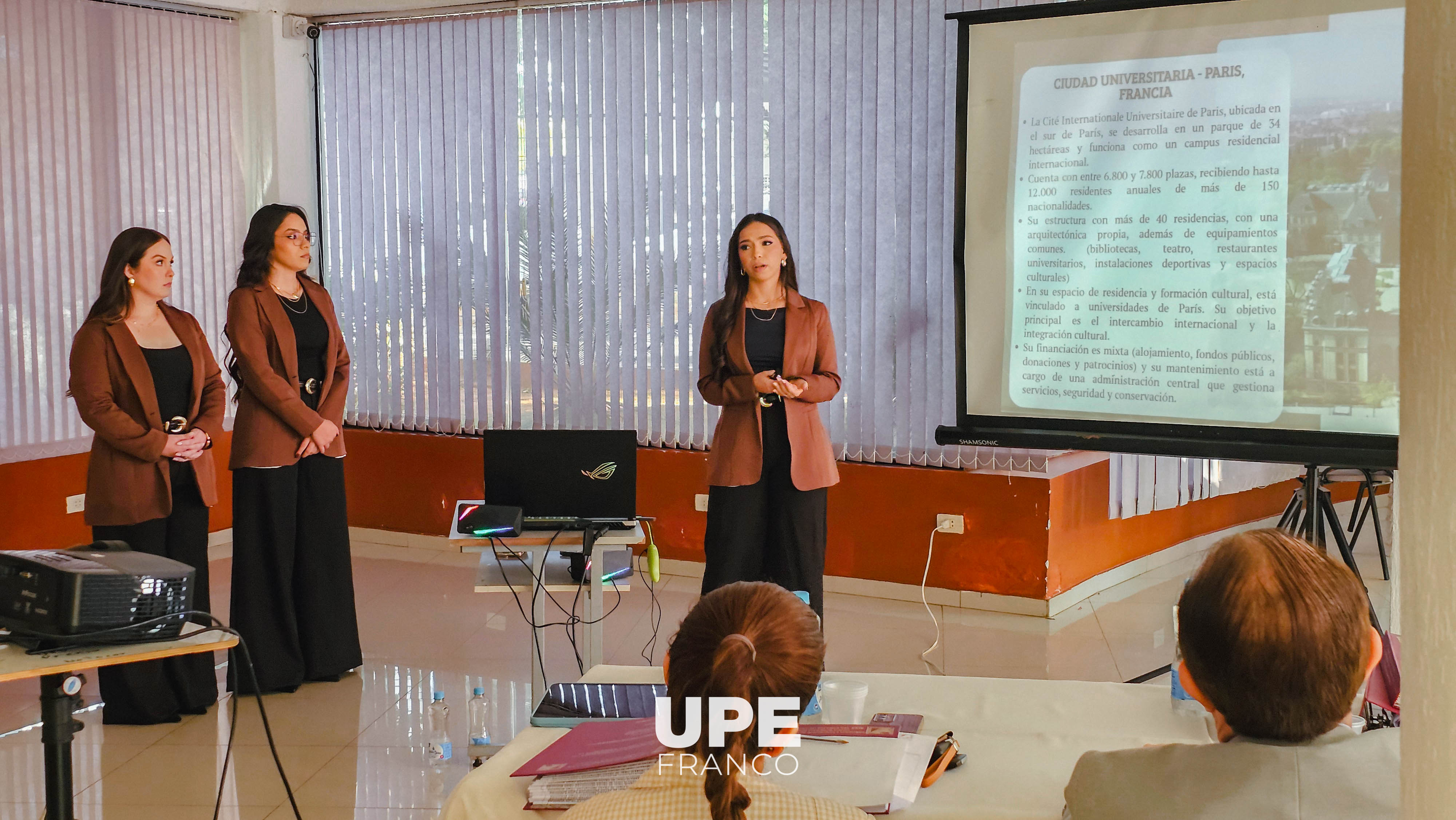 DEFENSA DE TRABAJOS FINALES DE GRADO EN ARQUITECTURA DESTACA PROPUESTAS CON ENFOQUE TERRITORIAL EN LA UPE FRANCO