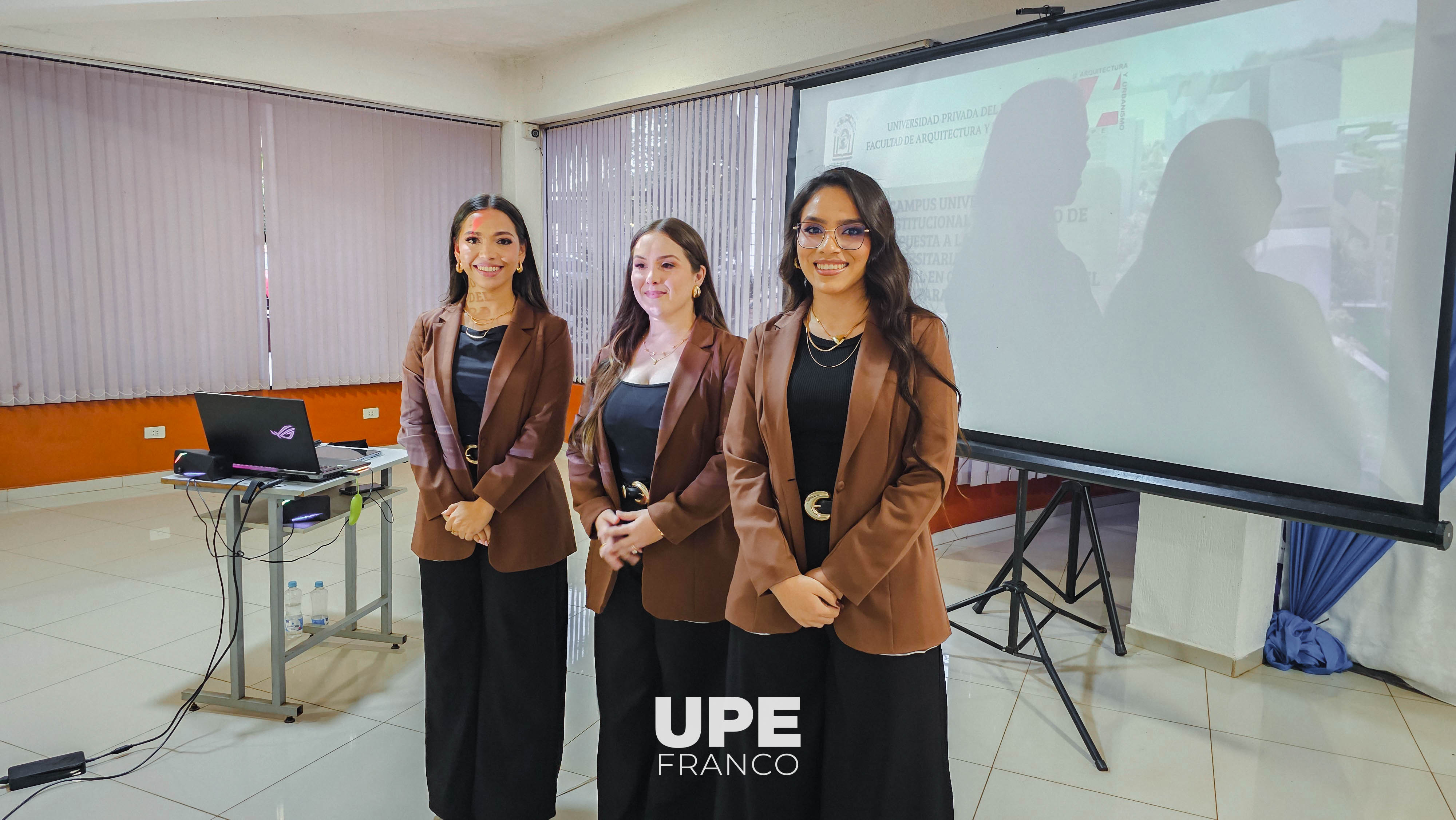 DEFENSA DE TRABAJOS FINALES DE GRADO EN ARQUITECTURA DESTACA PROPUESTAS CON ENFOQUE TERRITORIAL EN LA UPE FRANCO