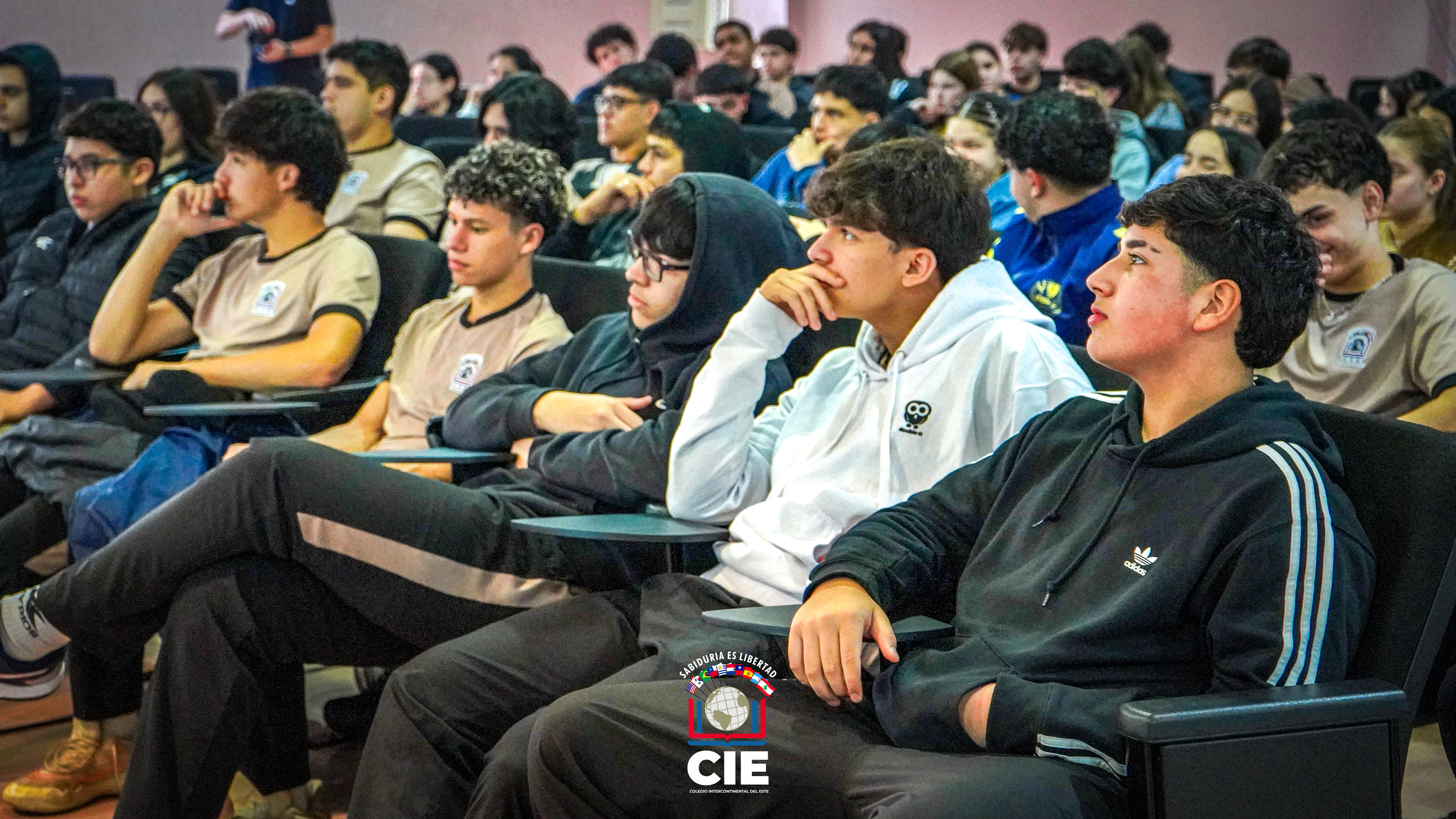 “Sembrando esperanza tras el diagnóstico del cáncer”: Charla Informativa en el CIE