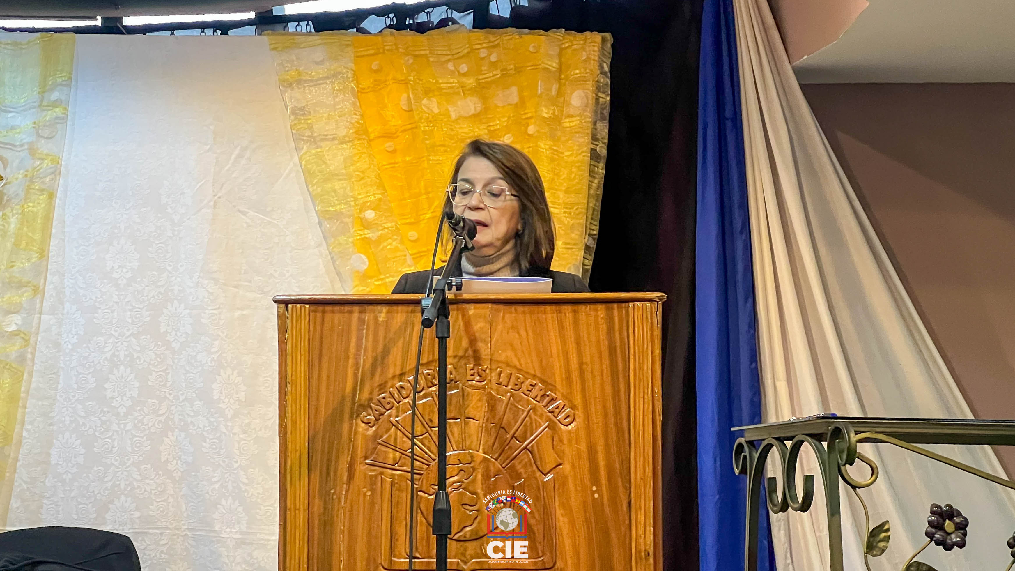 Colegio Intercontinental del Este rindió homenaje a las madres con una jornada de fe, arte y celebración