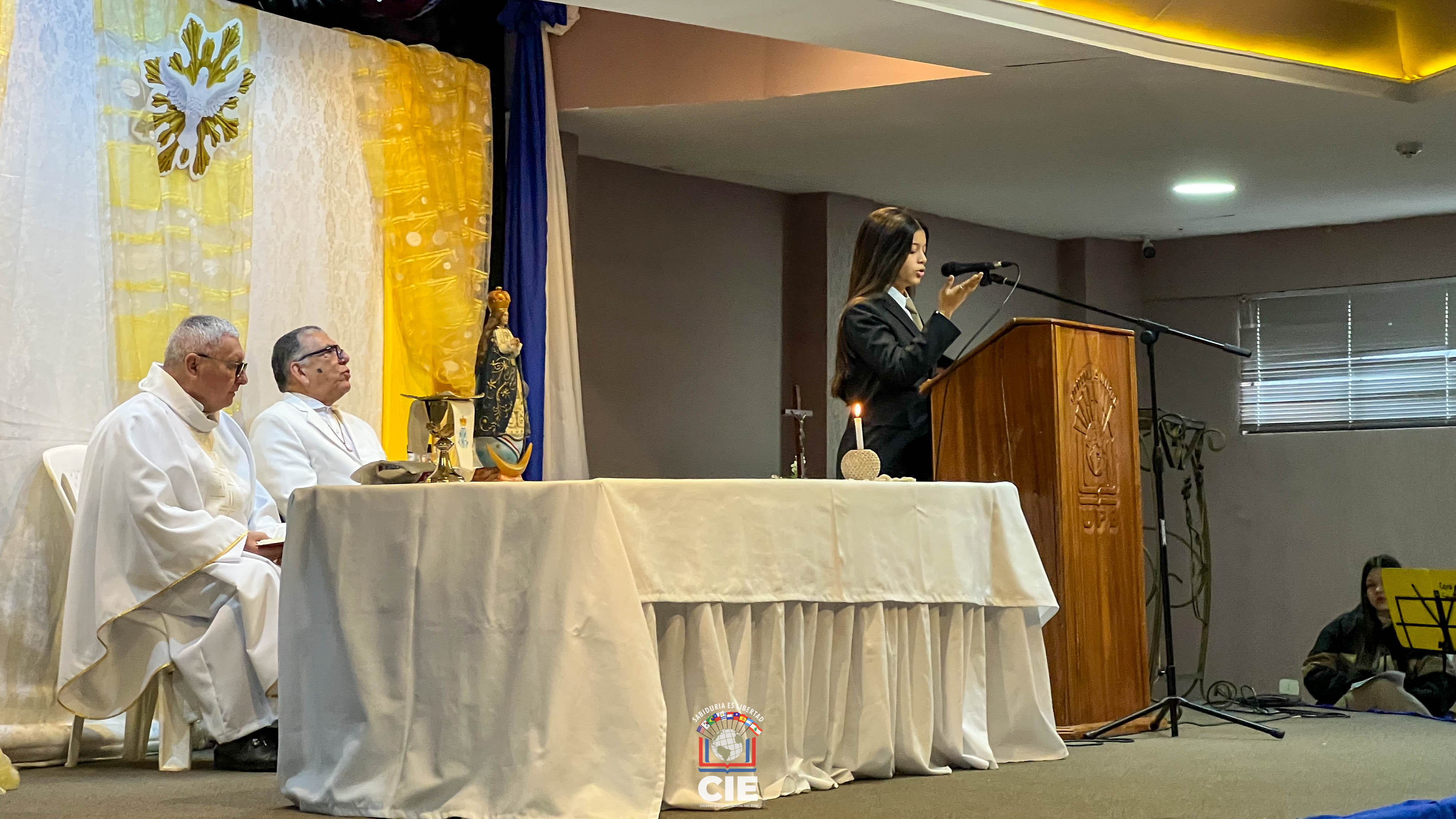 Colegio Intercontinental del Este rindió homenaje a las madres con una jornada de fe, arte y celebración