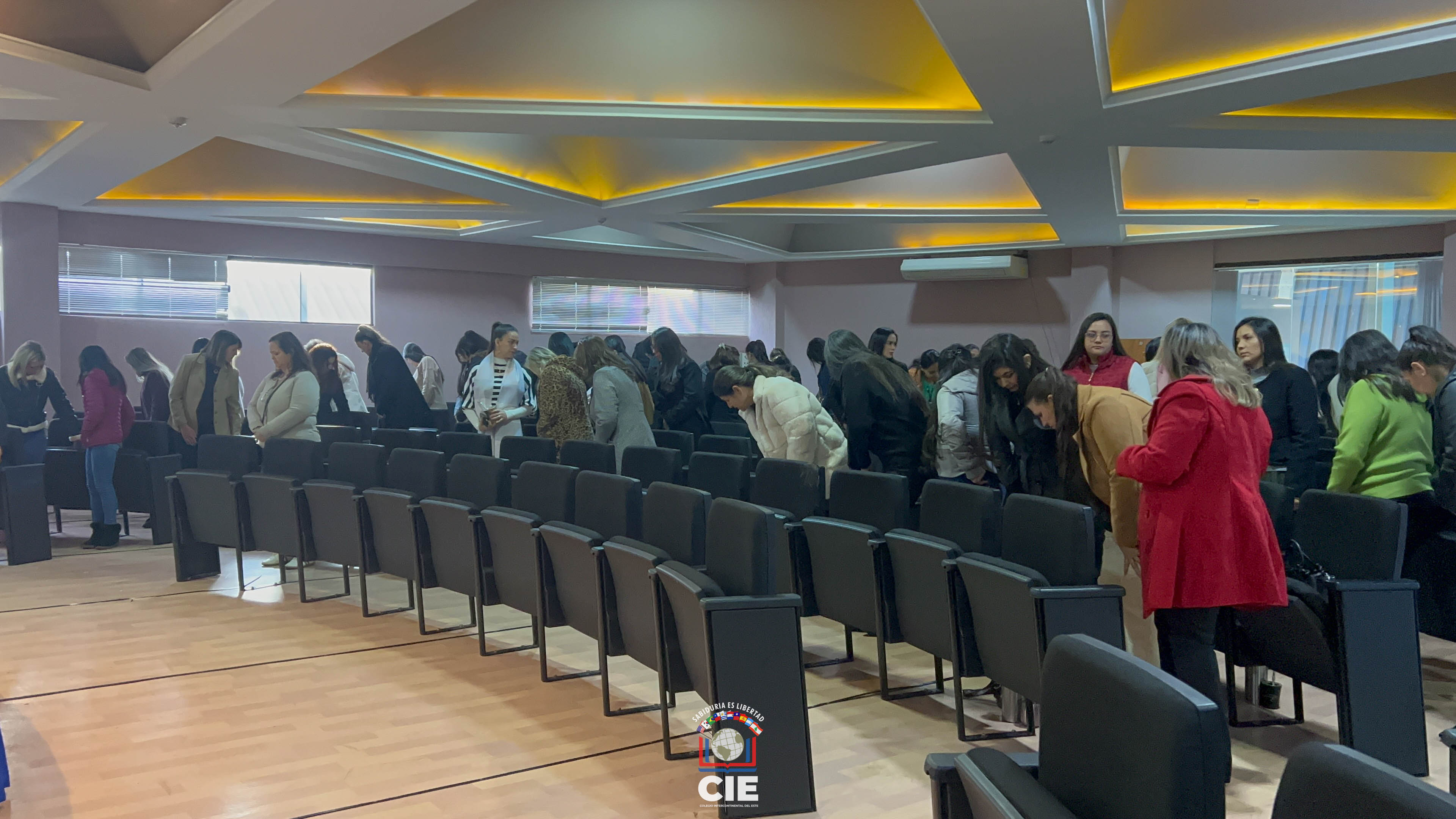 Colegio Intercontinental del Este rindió homenaje a las madres con una jornada de fe, arte y celebración
