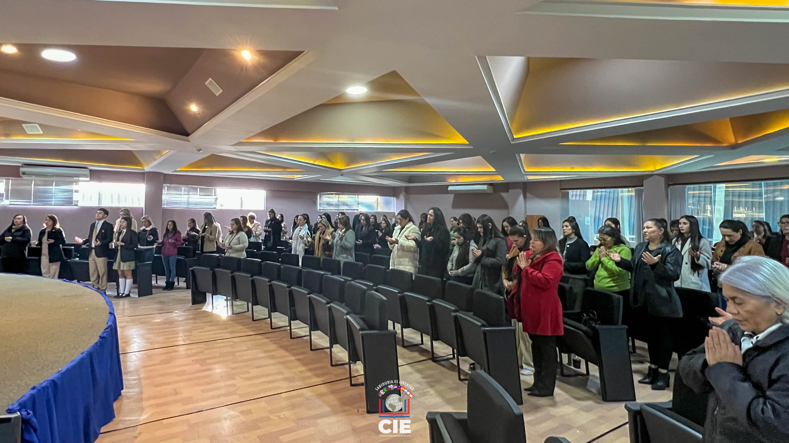 Colegio Intercontinental del Este rindió homenaje a las madres con una jornada de fe, arte y celebración