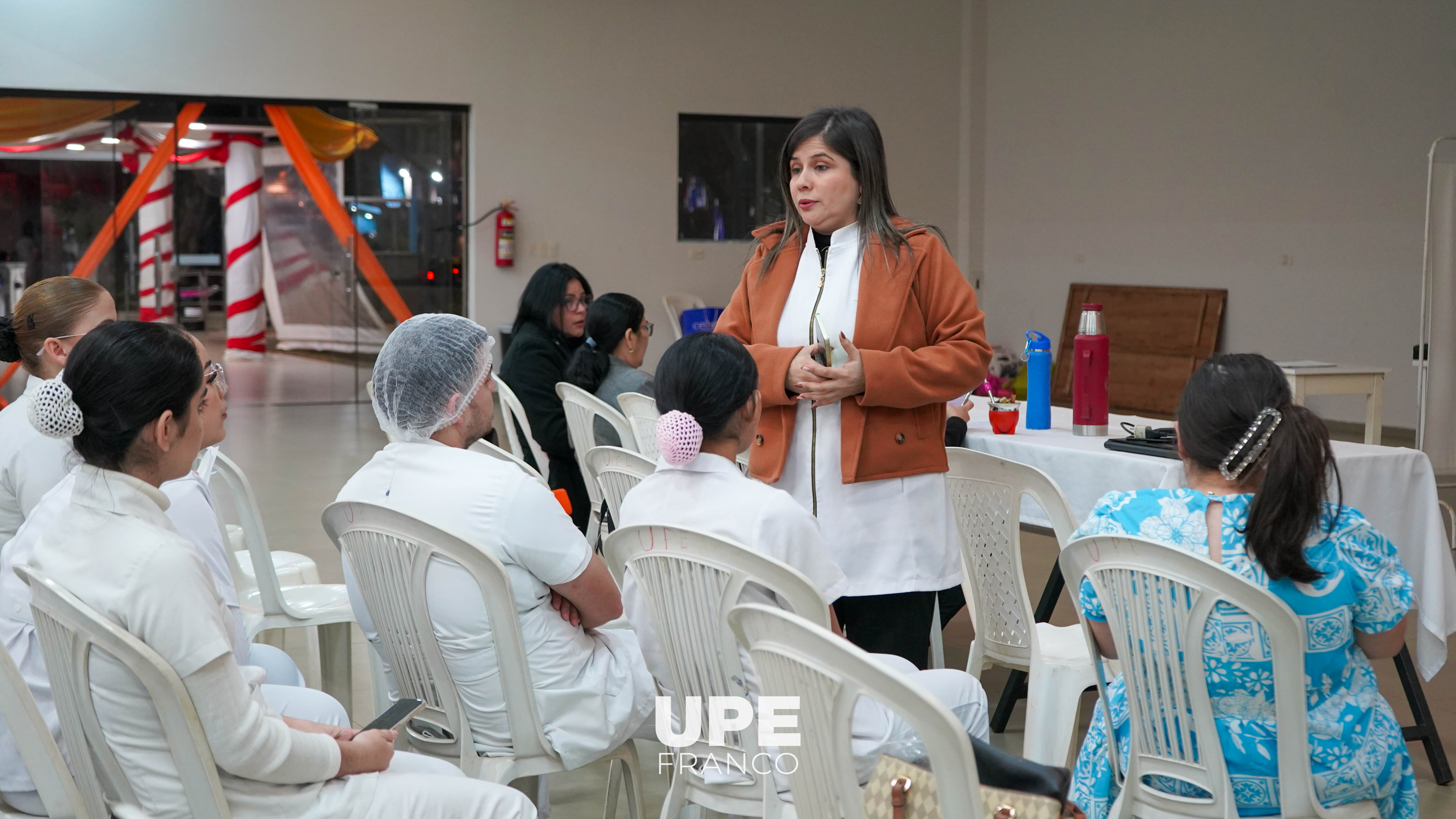 ESTUDIANTES DE ENFERMERÍA REALIZARON SIMULACIÓN DE CASOS CLÍNICOS EN EL MARCO DE UN PROYECTO DE INTEGRACIÓN DE MATERIAS