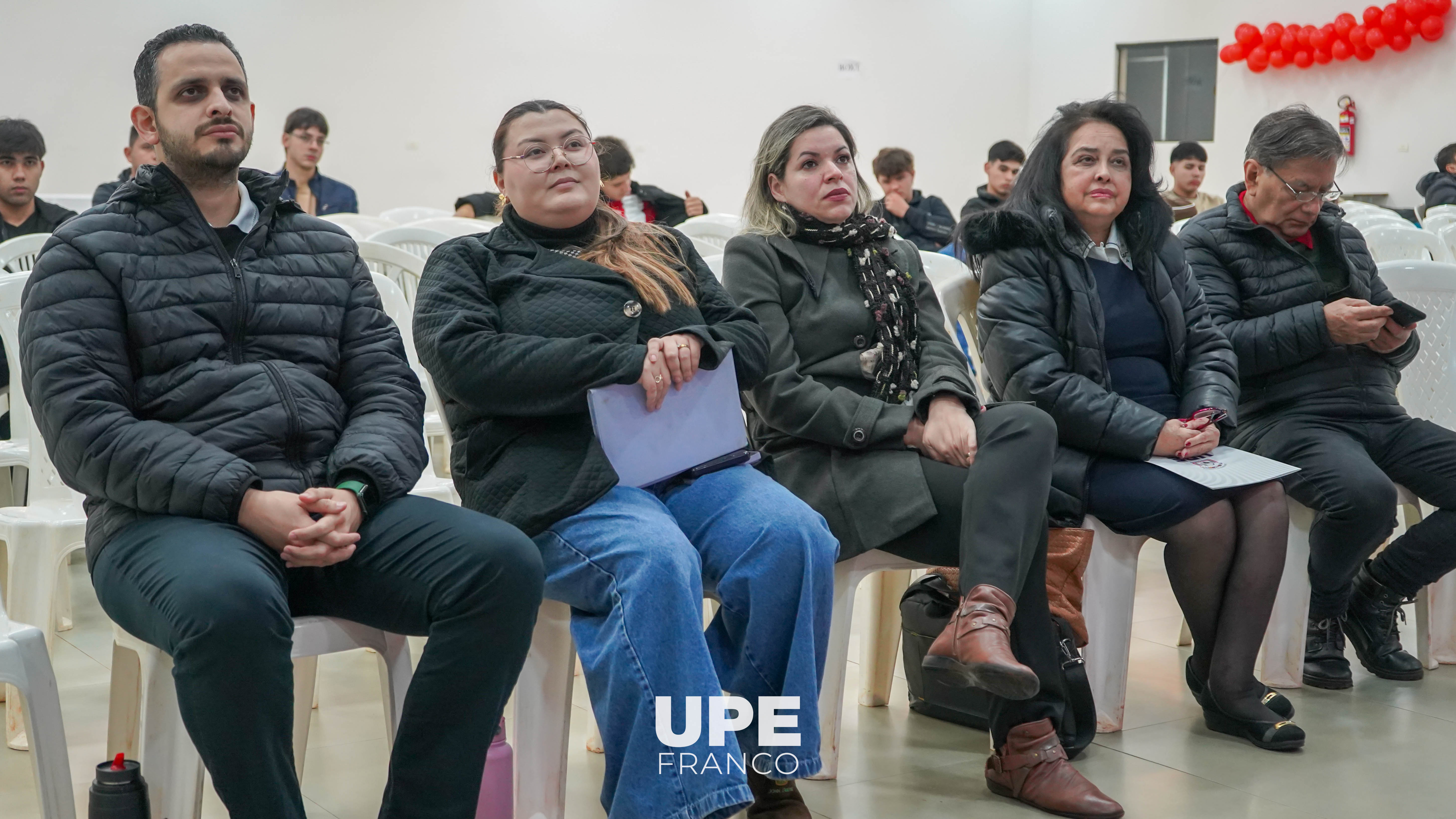 CAPACITACIÓN EN METODOLOGÍA DE LA INVESTIGACIÓN Y REDACCIÓN CIENTÍFICA FORTALECIÓ COMPETENCIAS ACADÉMICAS EN LA FCA