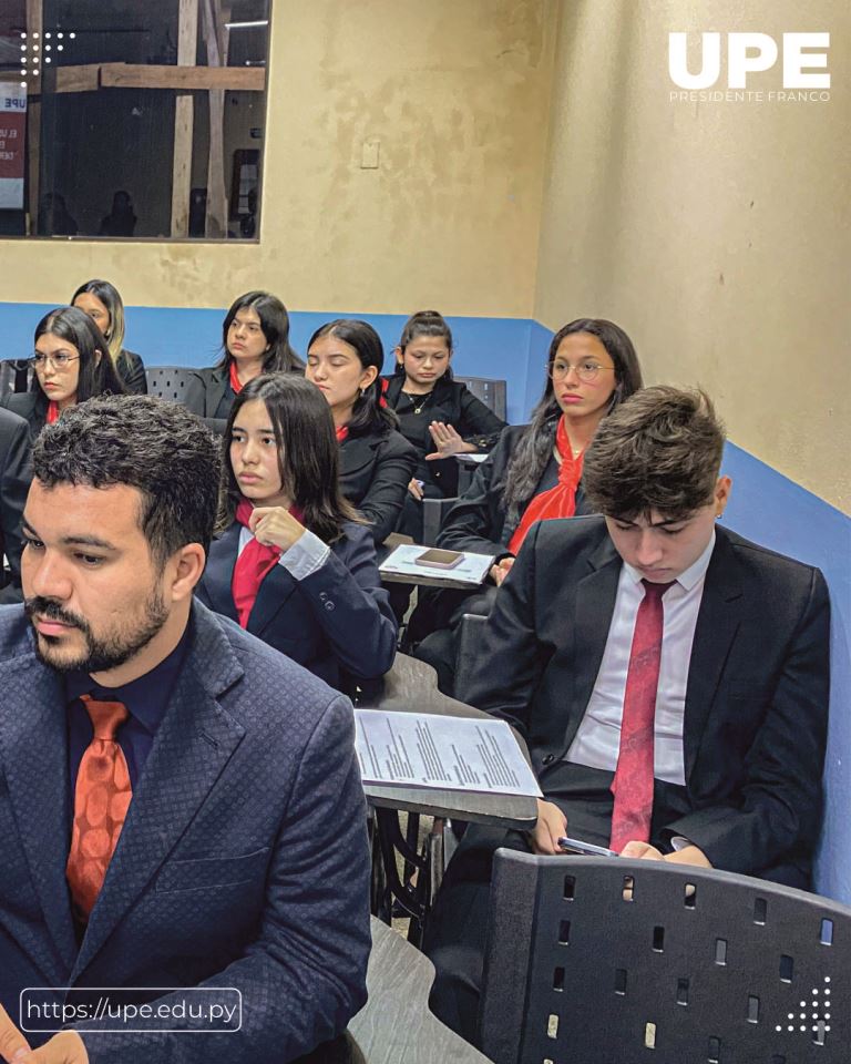 Investigaciones Jurídicas en la UPE: Exposiciones de Estudiantes de Derecho