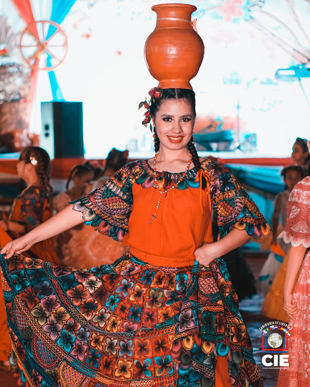 Celebrando el Día del Folklore Paraguayo en el CIE
