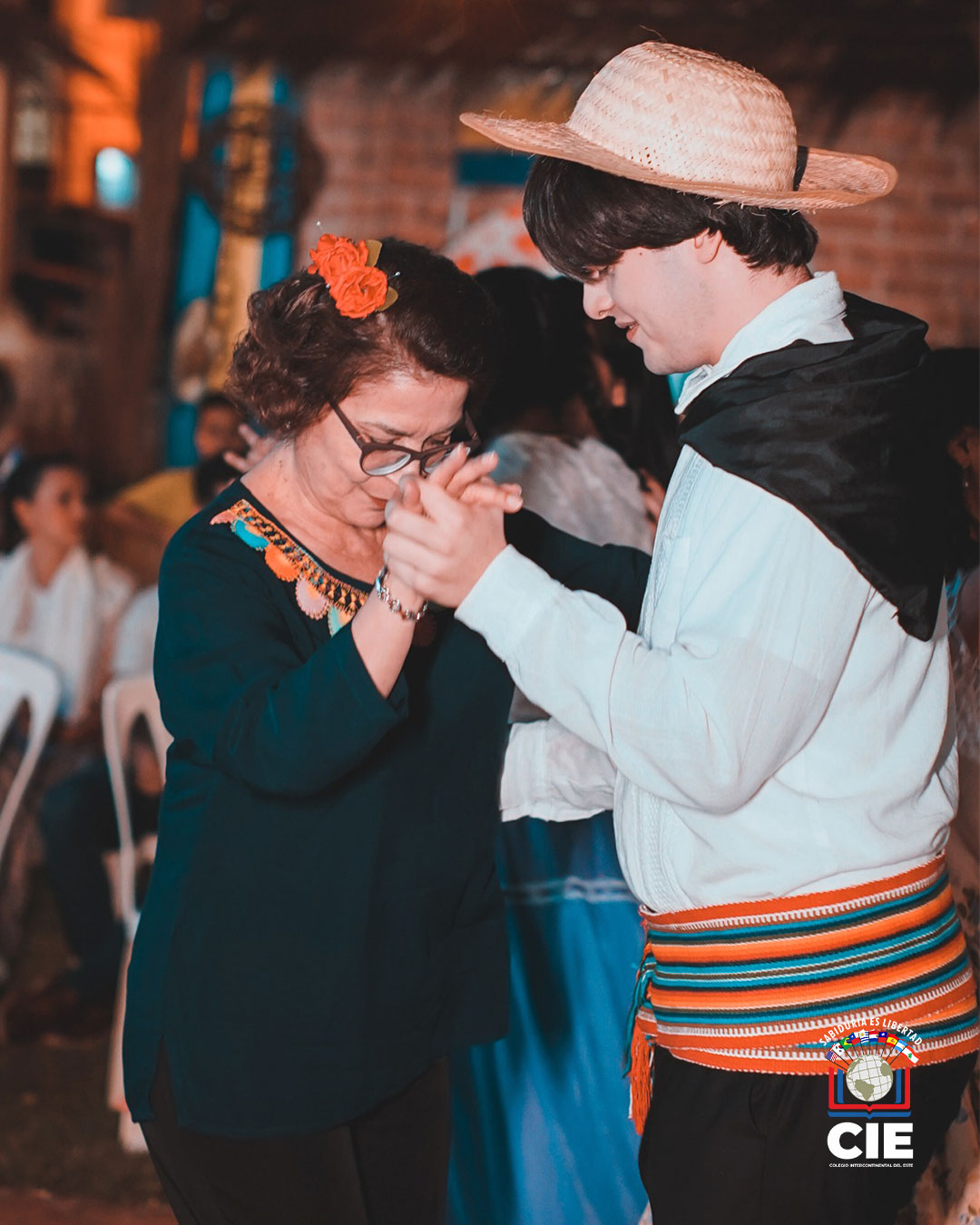 Celebrando el Día del Folklore Paraguayo en el CIE